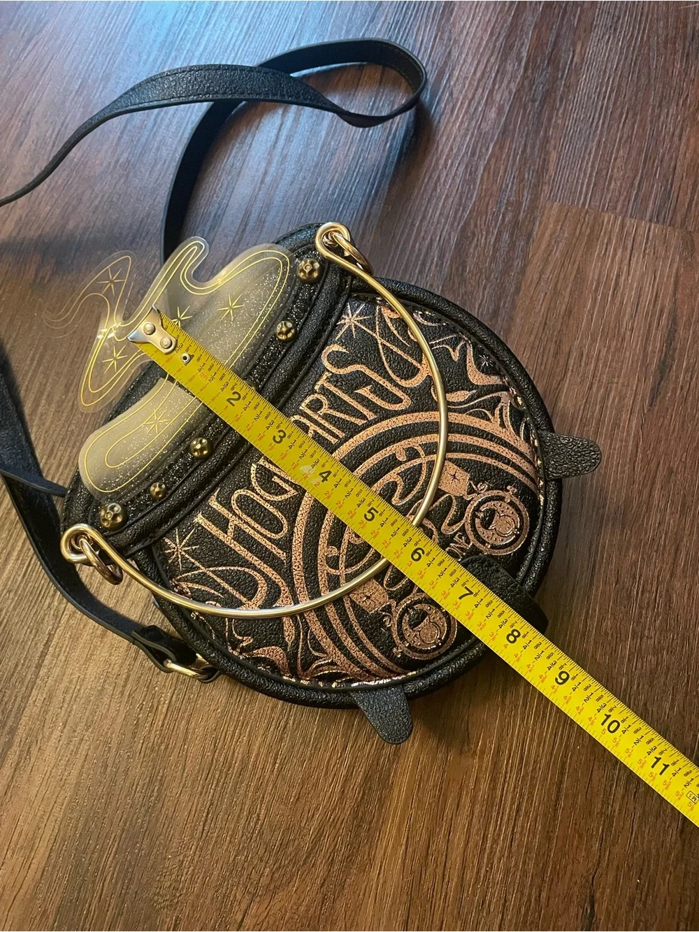 Fred Segal READ Harry Potter Hermione's Cauldron Black Crossbody Bag Purse NWOT - Picture 3 of 11